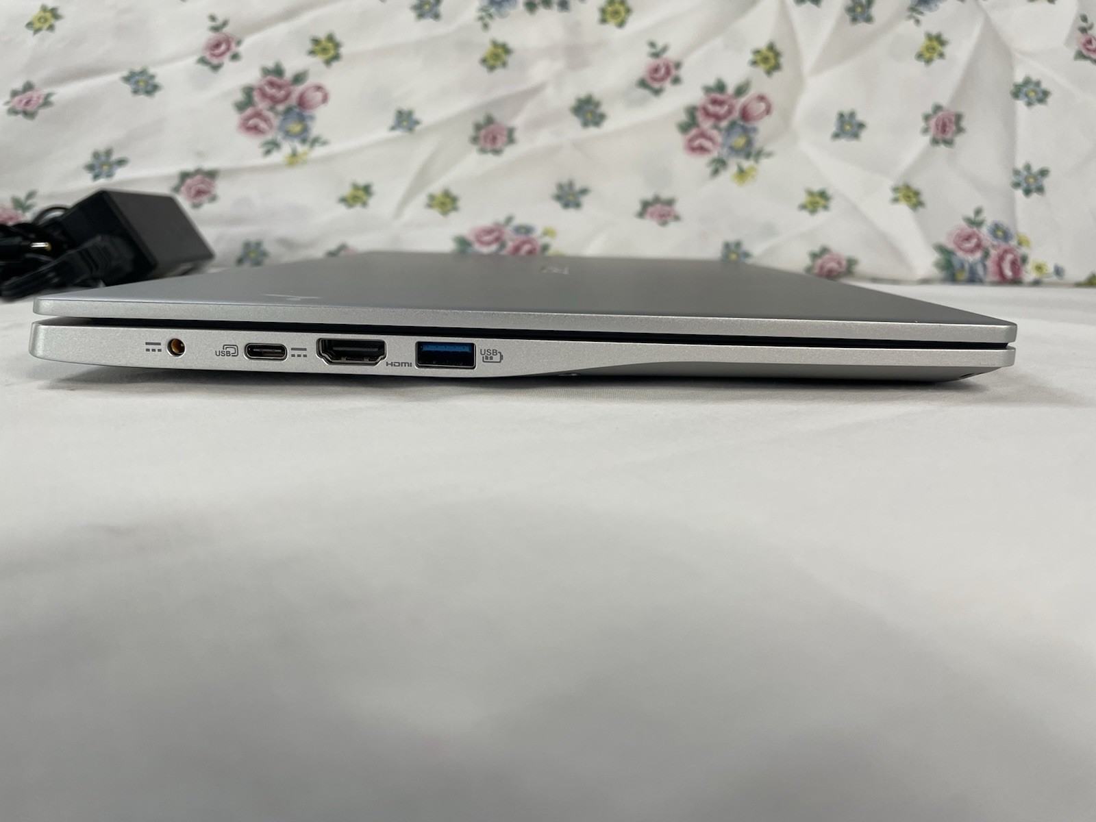 Acer Swift 3 SF314-42 8gb- 512gb SSD Ryzen 7 4700u 14″ Great Battery