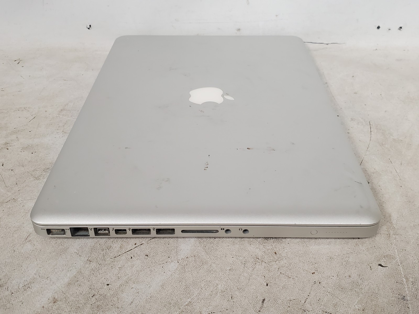 Apple A1286 15″ MacBook Pro Laptop Computer Silver No HDD