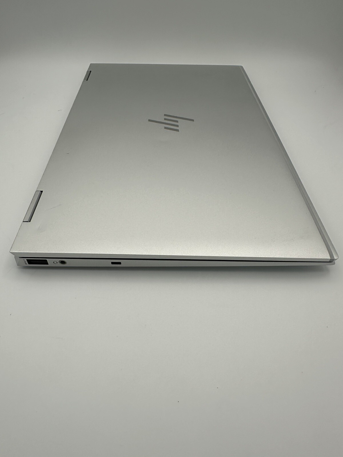HP EliteBook x360 1040 G8 14″ (256GB SSD, Intel Core i5 11th Gen., 2.60 GHz,…