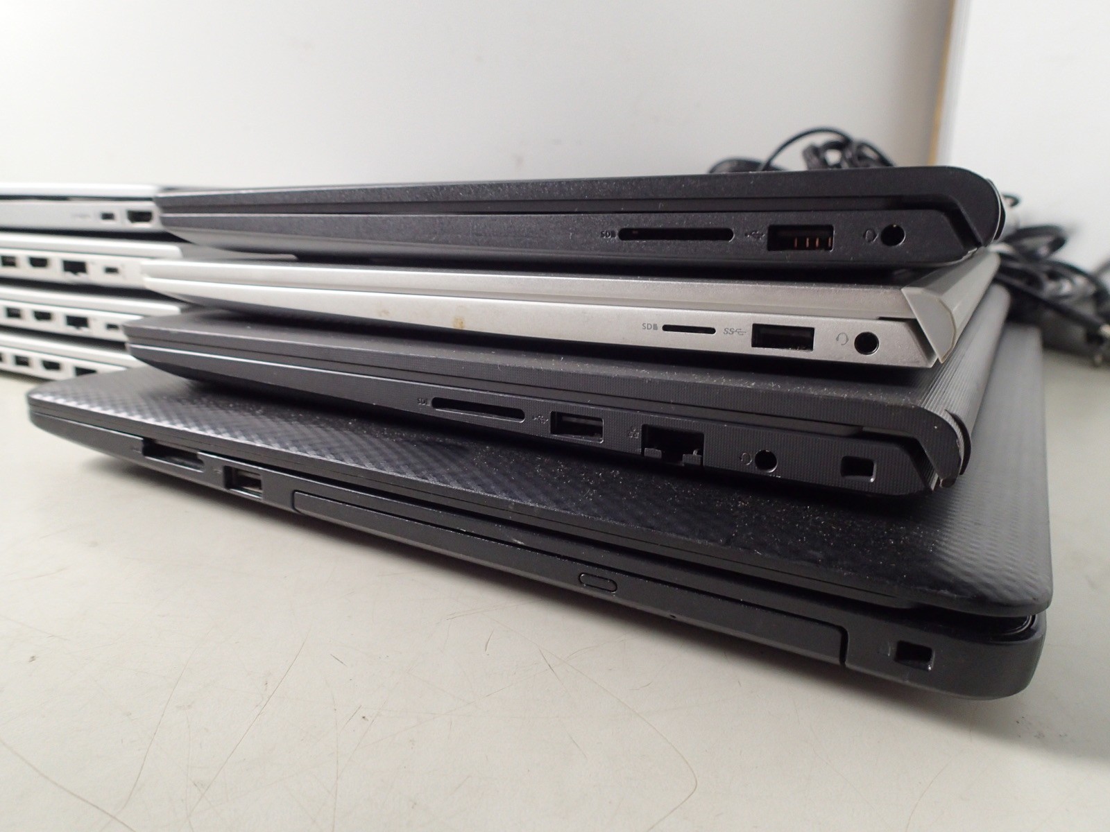 i3 10th-12th Gen Mixed Lot of x8. Tested and loaded Windows 11 adapters included