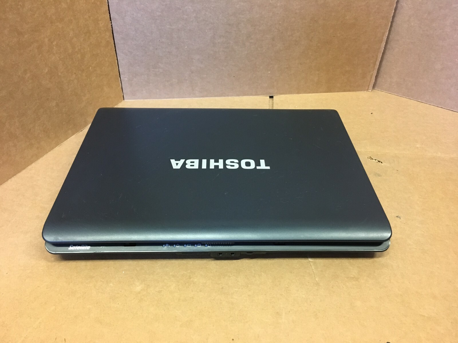 TOSHIBA SATELLITE A215 AMD ATHLON 64 X2 1.90GHz 2GB RAM 320GB HDD XP PRO ATI