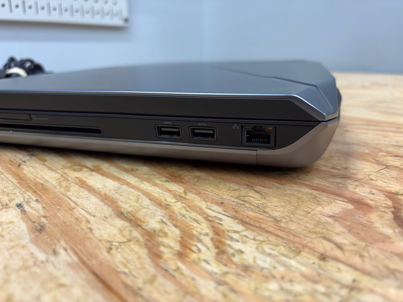 Alienware 17 R1 17.3″ Gaming Laptop i7-4710MQ 8GB 275GB SSD+1TB GTX 860M Win11
