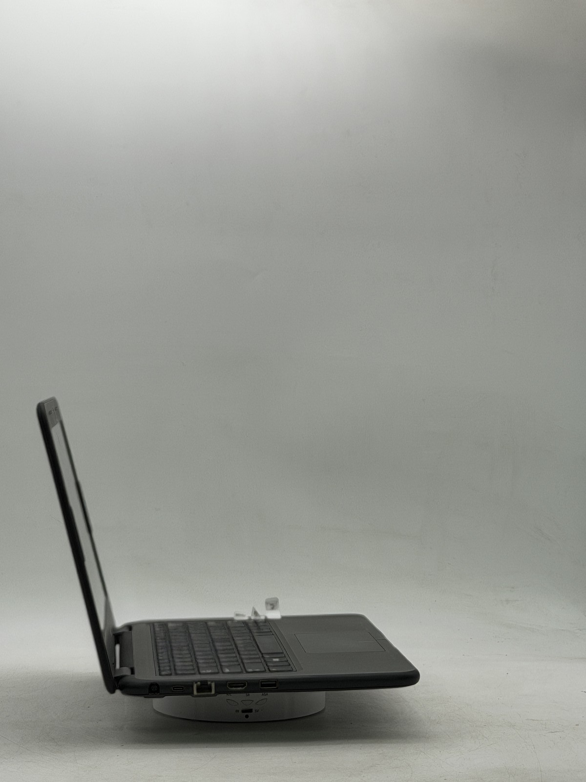 Dell Latitude 3310 13.3in i5-8265U 8GB 128GB NO OS – Read –