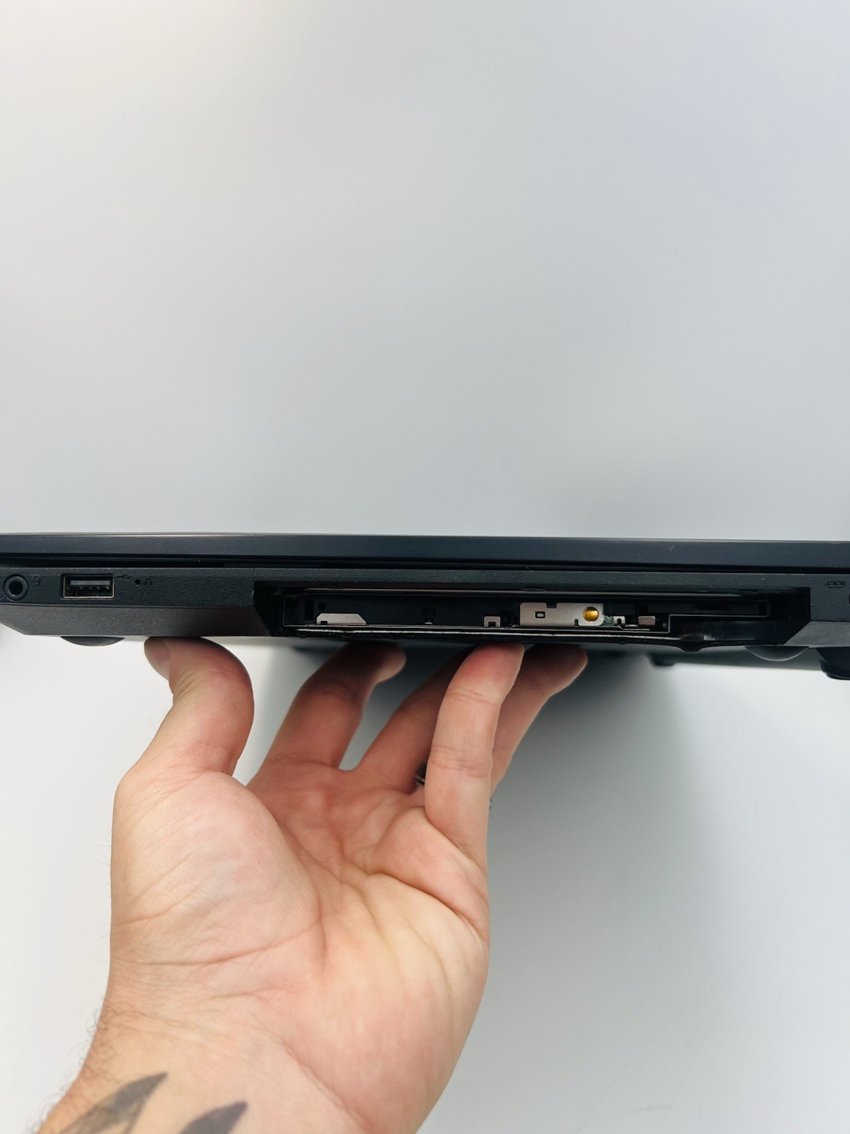 Lenovo B50-70 Laptop Intel Core i3-4030U @ 1.90 Ghz 8GB 500GB HDD Win 7 Home