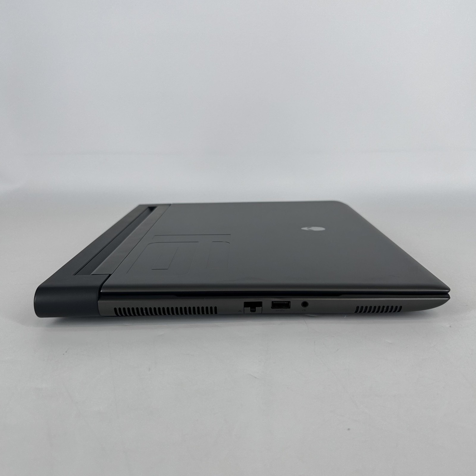 Dell Alienware M16 R1 240Hz QHD+ Ryzen 9 7845HX 32GB 1TB SSD RTX 4080 FAIR