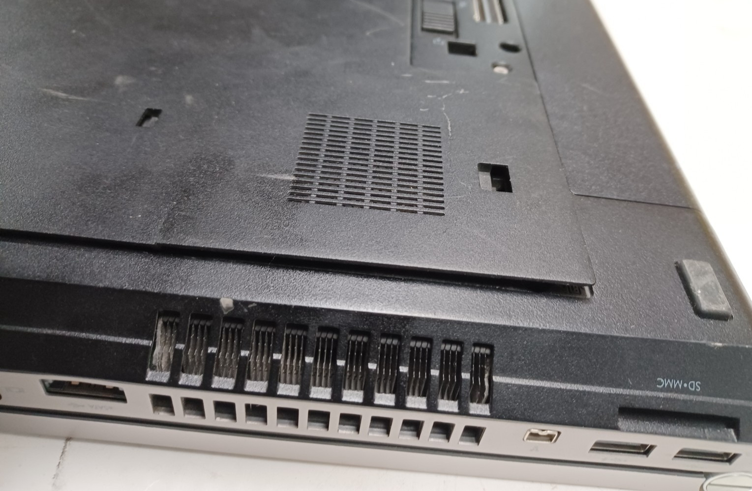 HP EliteBook 8570p | Intel i5-3210M 2.5GHz | NO HDD NO RAM | For Parts / Repair