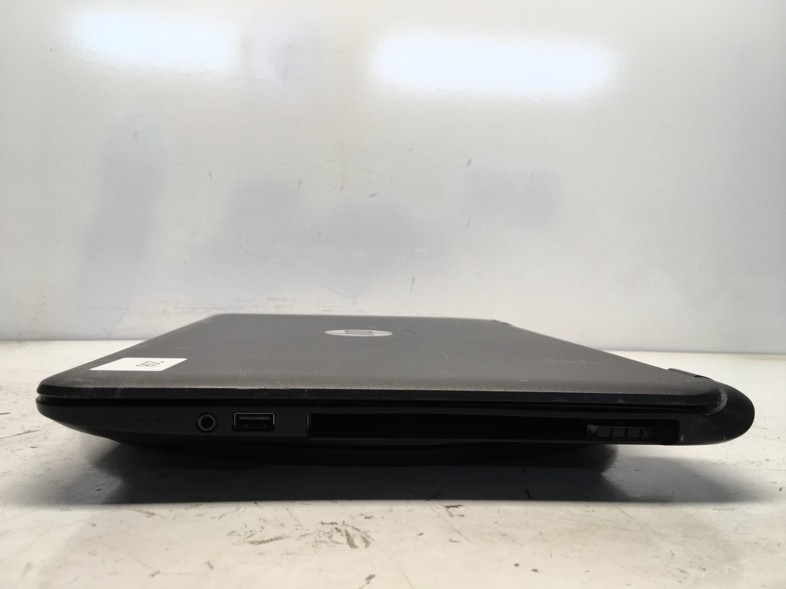 HP 15-F009WM AMD E1-2100 1000MHz 2 GB NO HDD