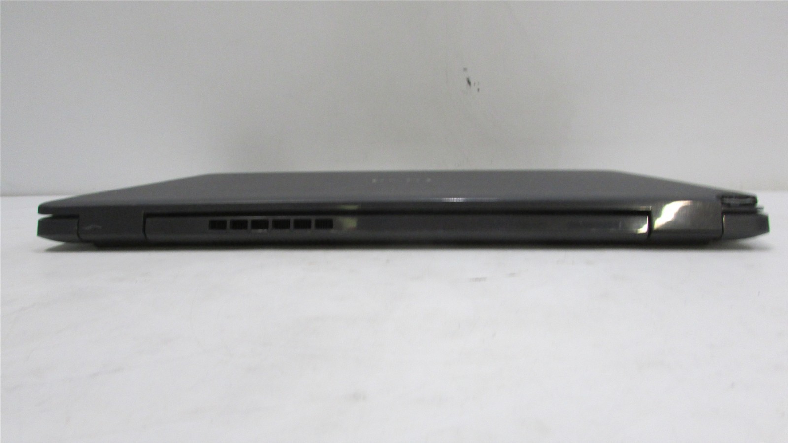 Dell Latitude 3510 i7-10510U 1.8GHz 16GB RAM 256GB NVME 15.6″ Win11 Pro COSM DMG