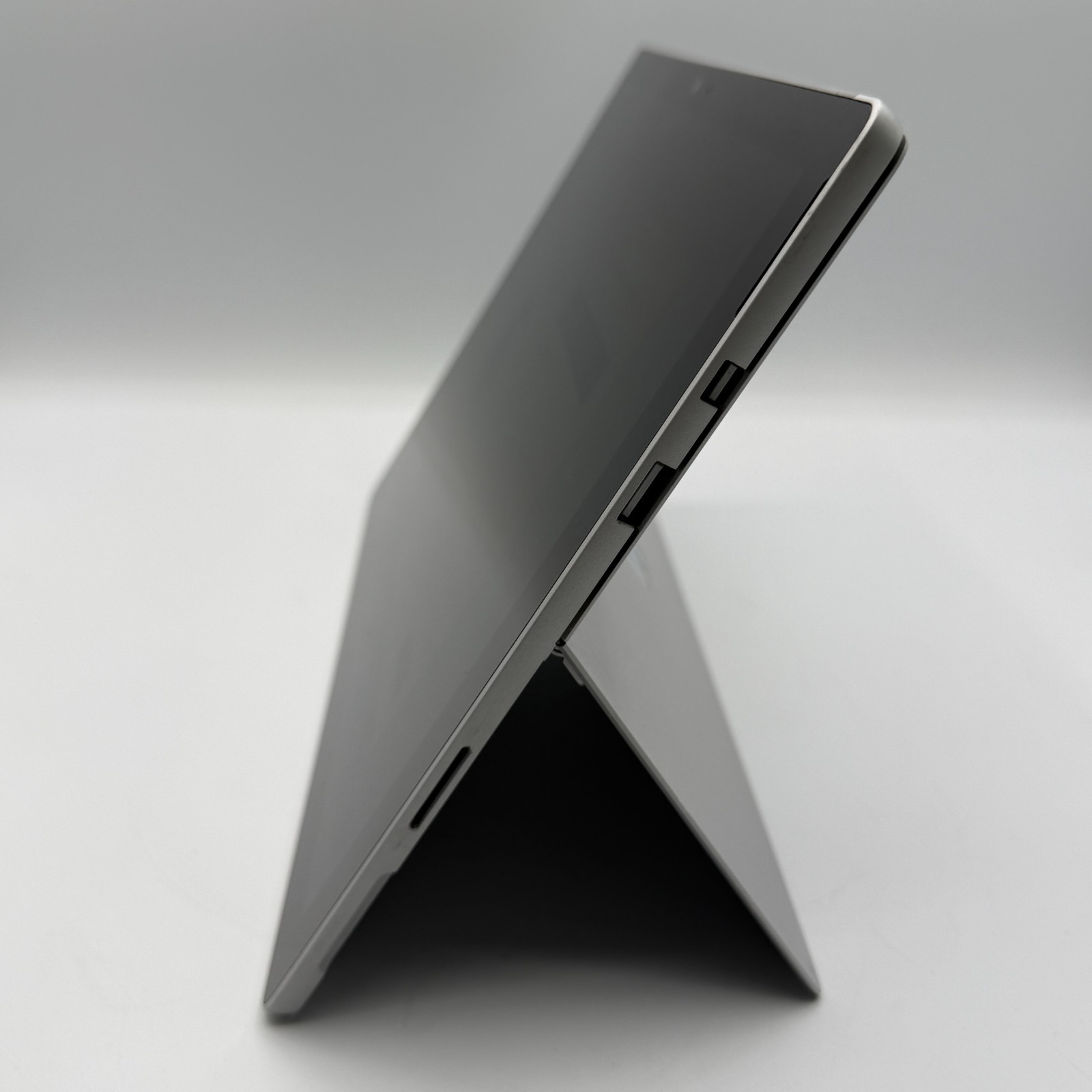 Microsoft Surface Pro 5 1796 i5-7300U 8GB RAM 128GB SSD 12.3″ Tablet Silver – C
