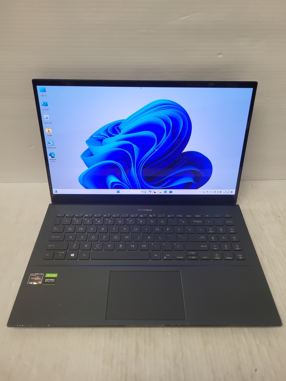 (N88291-1) Asus UM5500Q Laptop