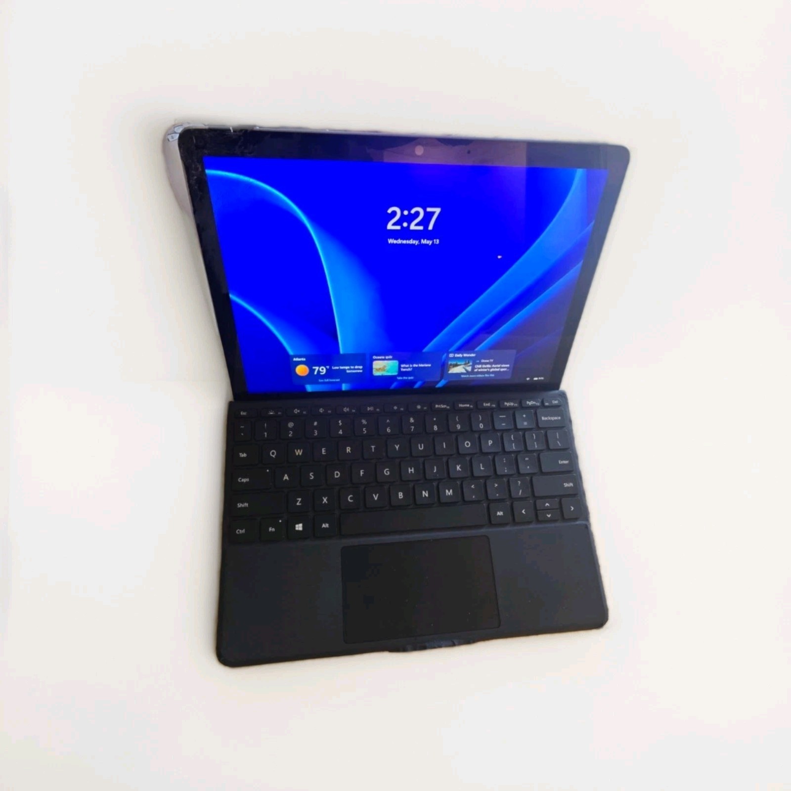 Microsoft Surface Go 2 Intel Core m3-810OY 8GB RAM 128GB SSD WORKS *cracked*