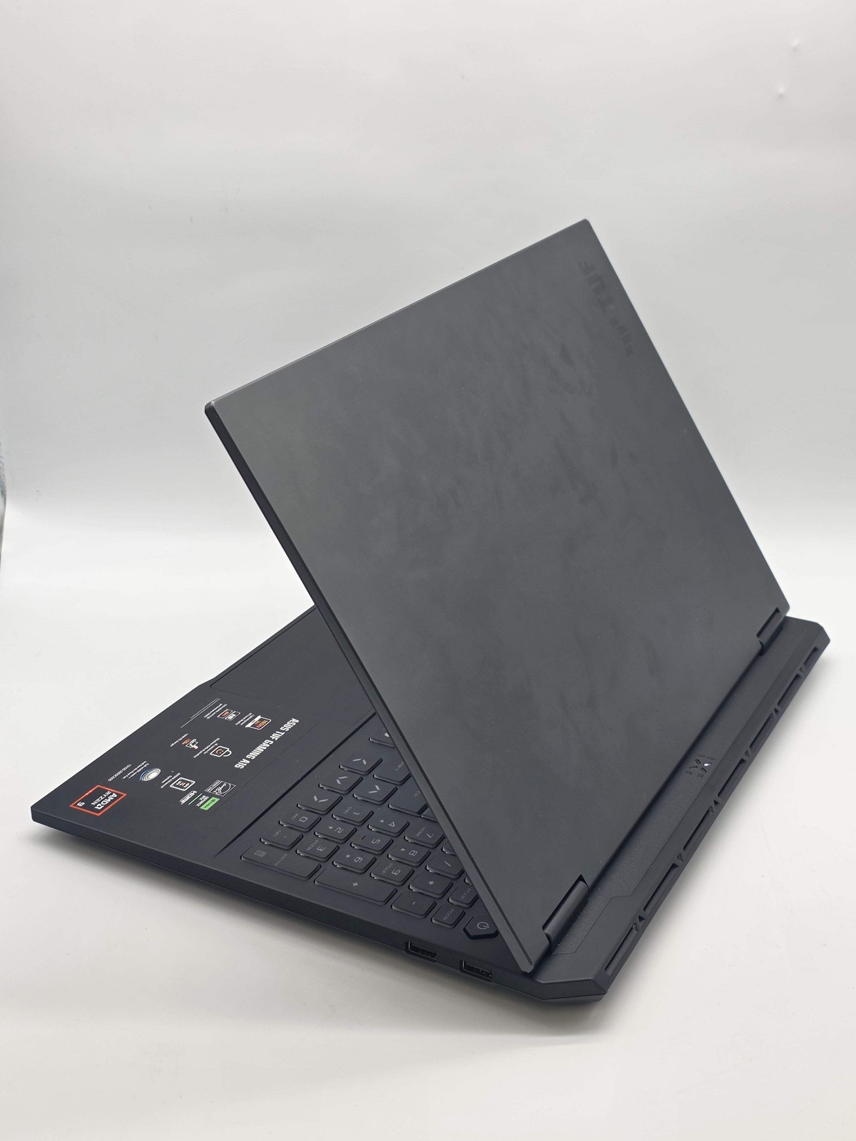 Asus TUF Gaming A16 FA608 Ryzen 9 270 RTX 5070 32GB 1TB Gaming Laptop w/ Charger