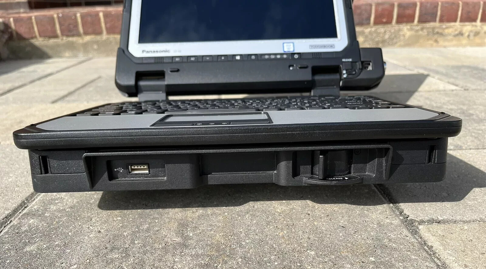 Panasonic Toughbook CF-33 Win 11 Core i7-7600U 16GB 512GB Slim Keyboard Docking