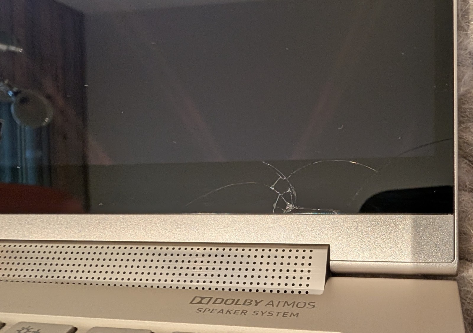 Lenovo Yoga C940-14IIL UHD i7-1065G7 16GB 512GB SSD – Used – Cracked Screen