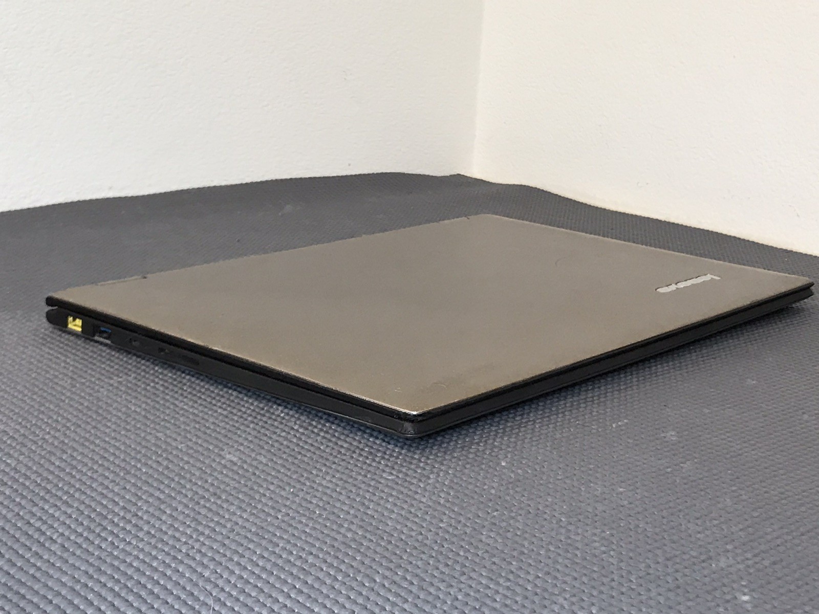 Lenovo Yoga 2 Pro 13.3″ QHD + Touch Laptop LCD i7-4510U 8GB RAM 256GB SSD Win10