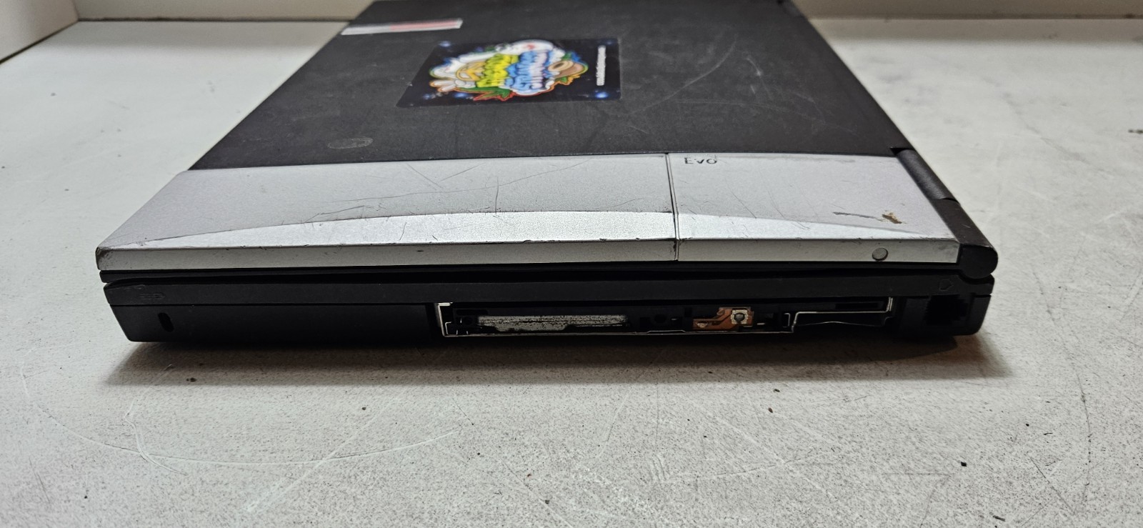 Compaq Evo N610c – Pentium 4 – For Parts Only – No AC Adapter – No HDD