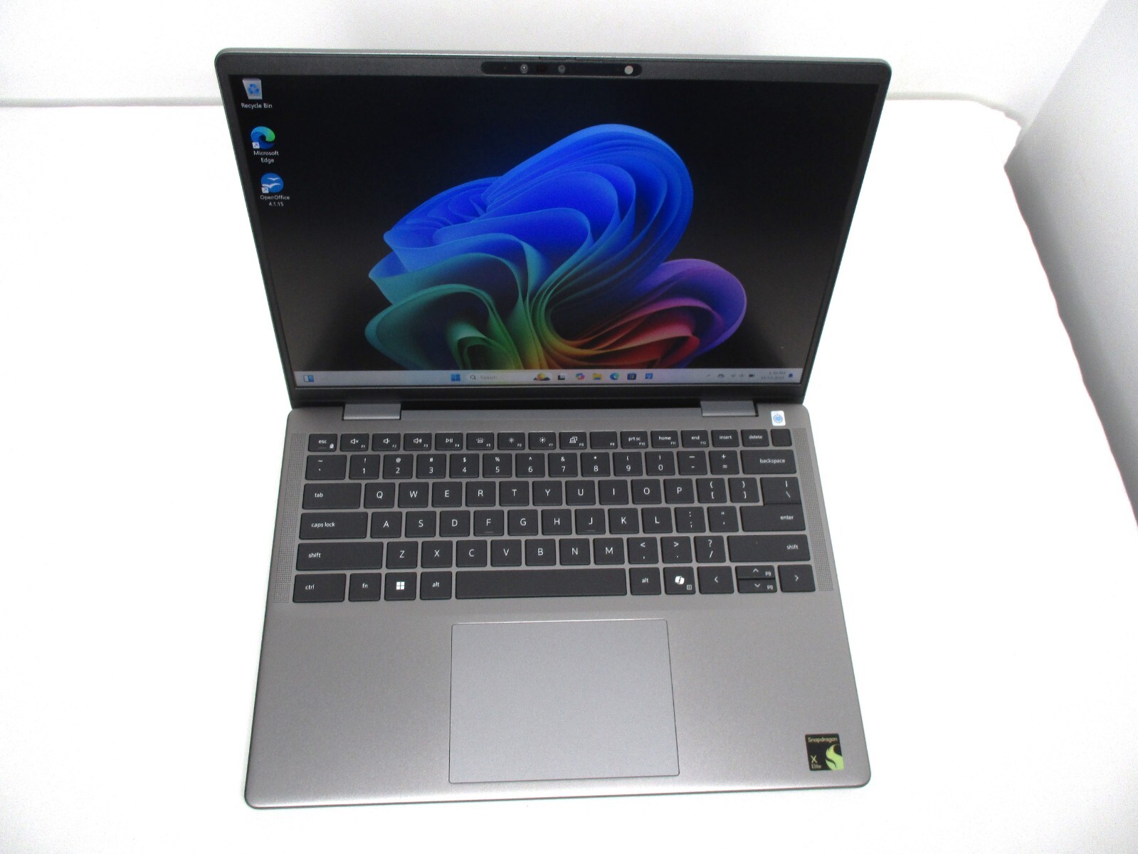 Dell Latitude 7455 Laptop 14″ QHD+ TouchScreen Snapdragon X Elite 32GB RAM 512GB