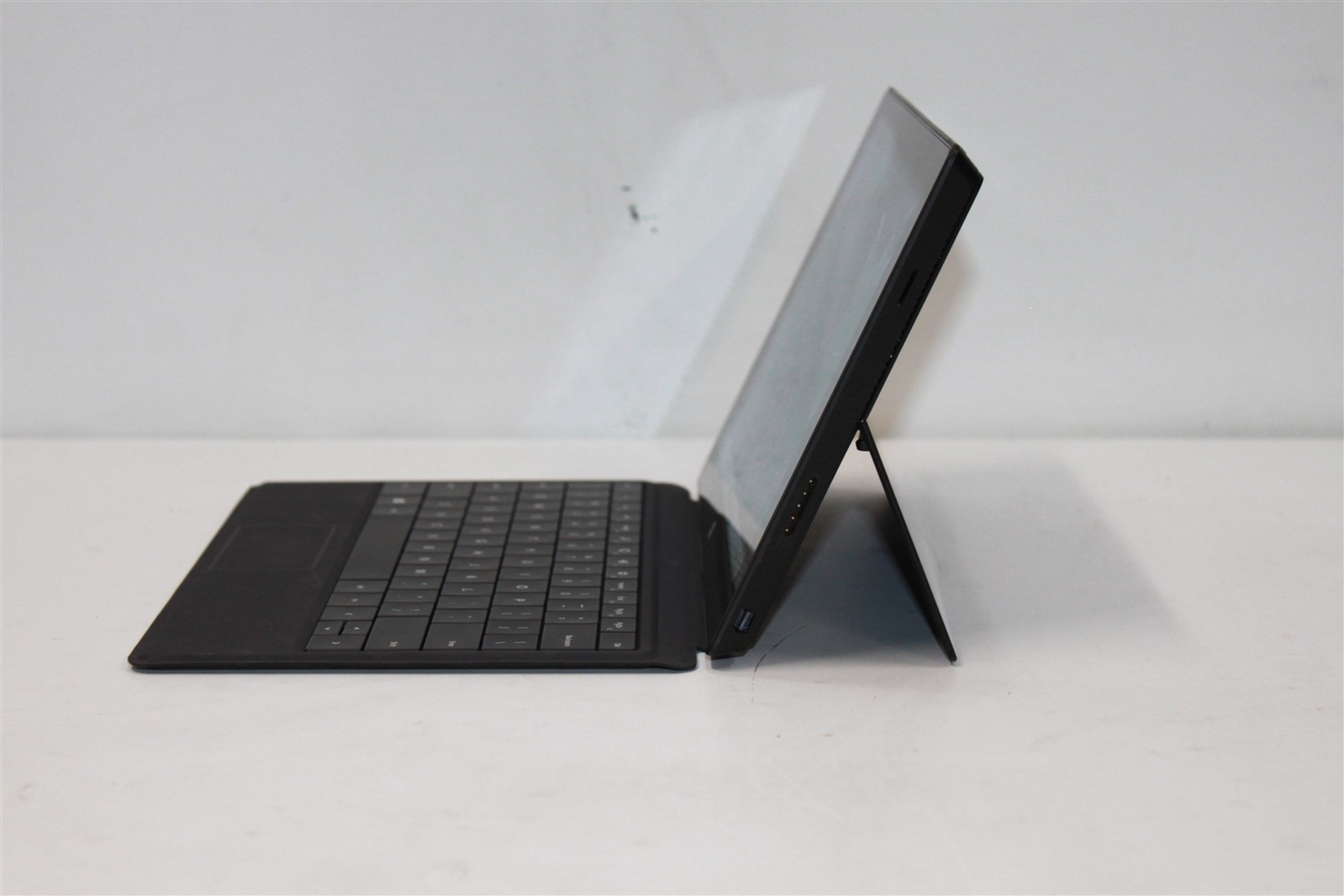 Microsoft Surface Pro 2 Intel i5-3317U 1.70GHz 4GB DDR3 Ram 128GB SSD W11 Home