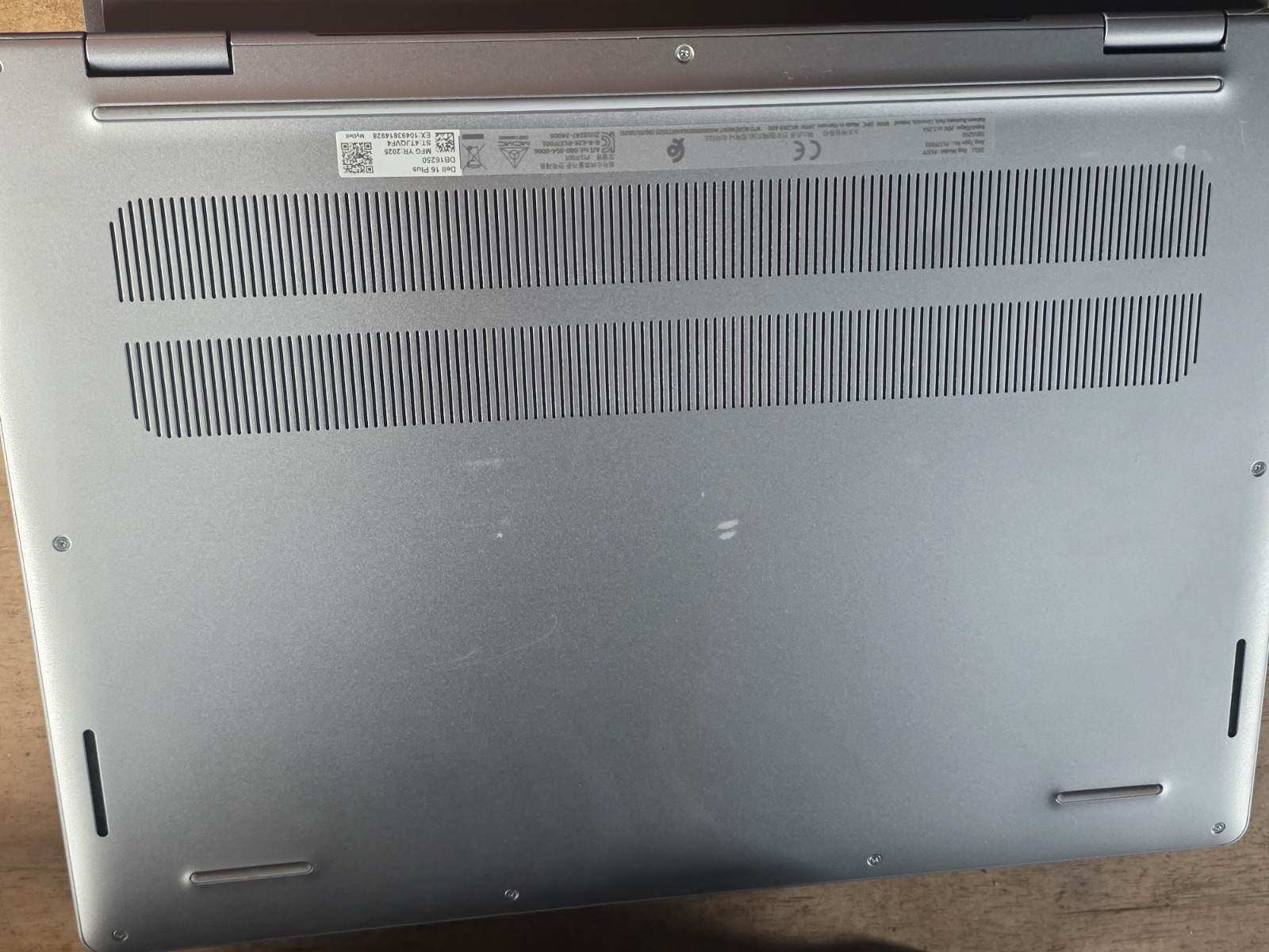 Dell 16 Plus DB16250 16 Silver FHD 3.3 GHz Ultra 9 288V 32GB 1TB SSD Qvf4
