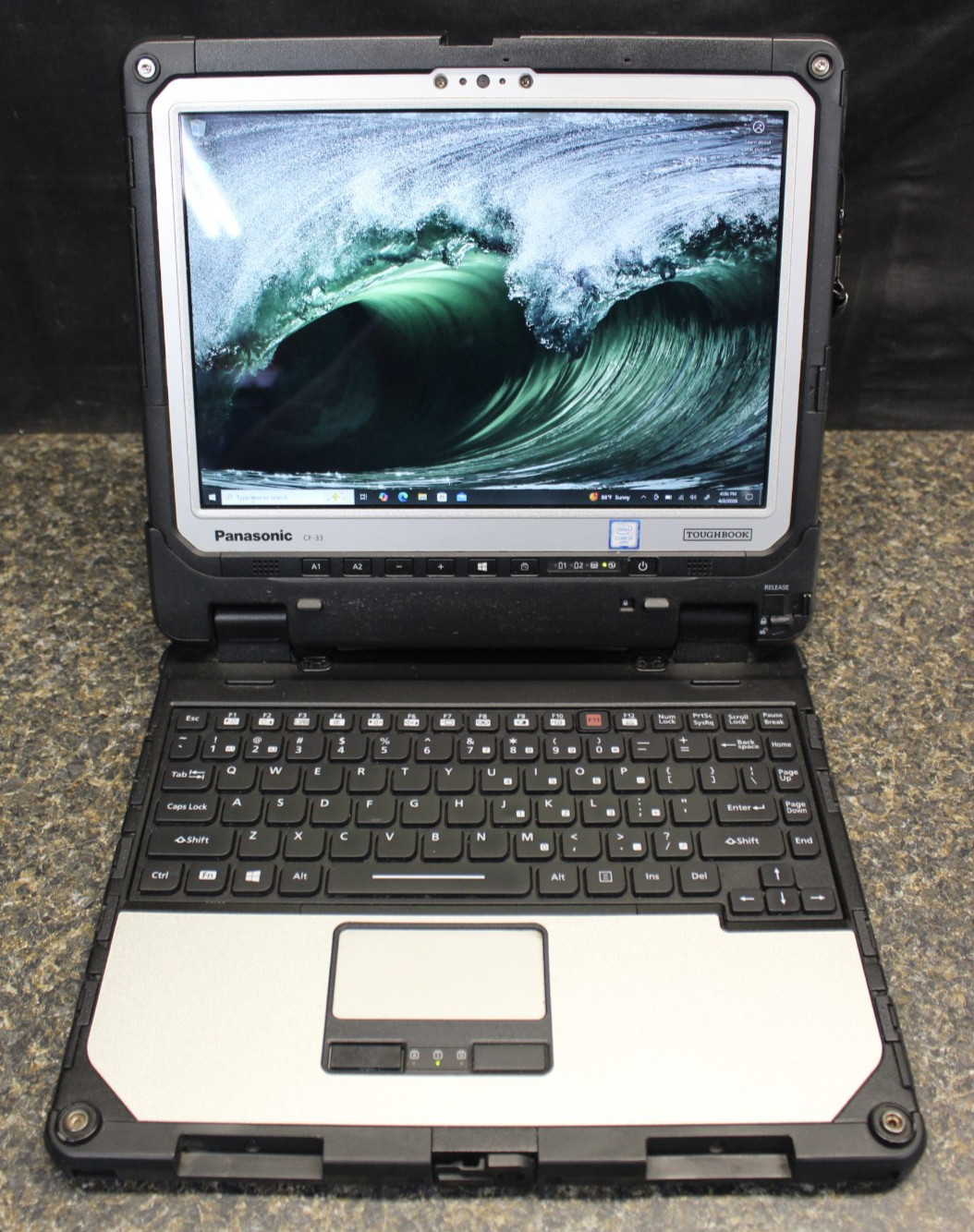 Panasonic Toughbook CF-33 I5-7300U 256GB M.2 -8GB DDR3 Win10Pro-NO PWR Adapt