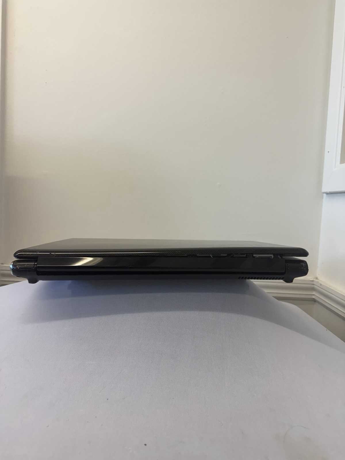 HP Pavillion dv7-3000 Laptop – Good Screen – CPU Unknown – Read Des