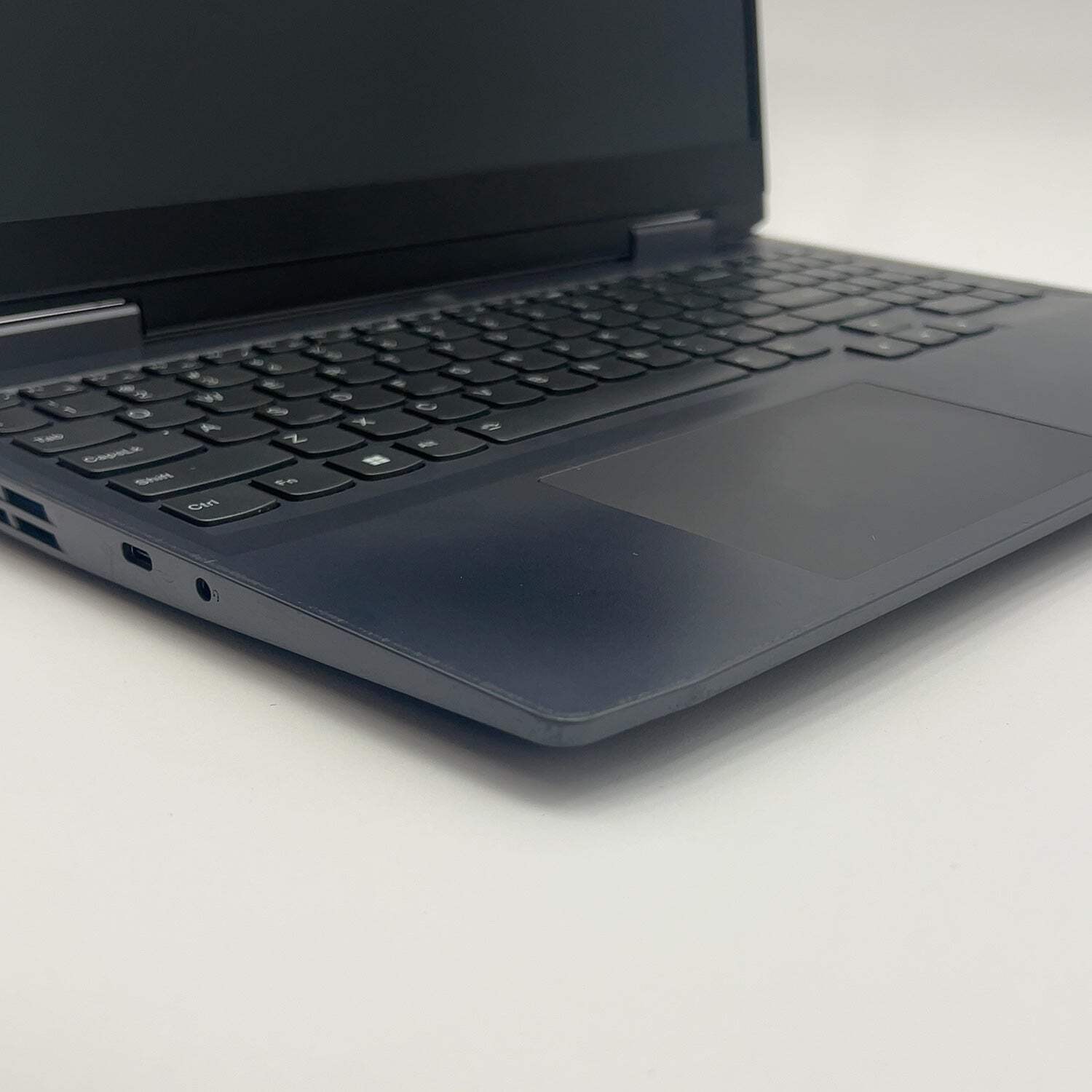 Lenovo LOQ 15 15.6″ Ryzen 7 7840HS 3.8GHz 24GB RAM 1.5TB SSD GeForce RTX 4050