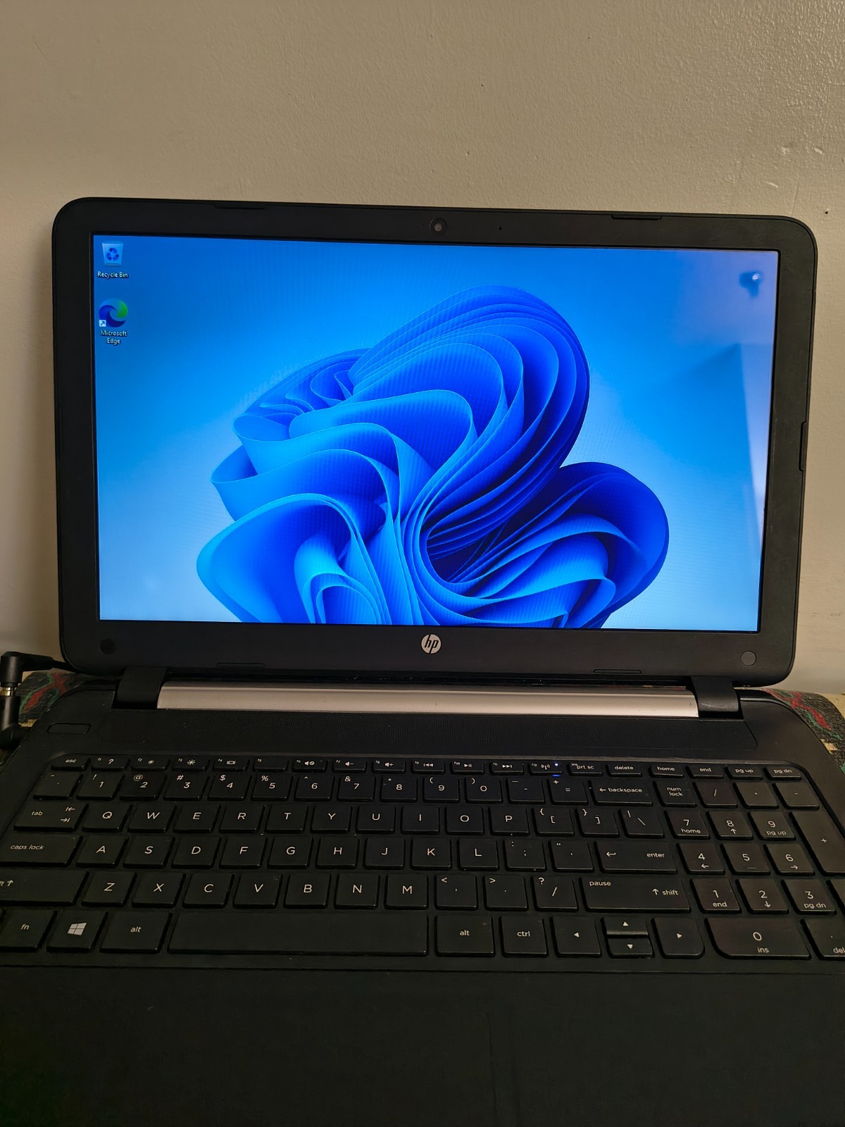 HP 15-f211wm Touch NoteBook Intel Celeron N2840@2.1GHz 8gb 256GB SSD Win11Hm