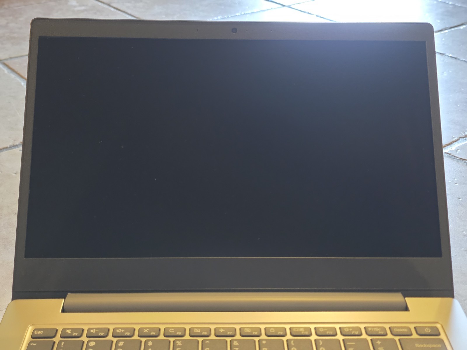 Lenovo IdeaPad 1 14″ HD Laptop AMD Athlon 128GB SSD 4GB RAM Gray