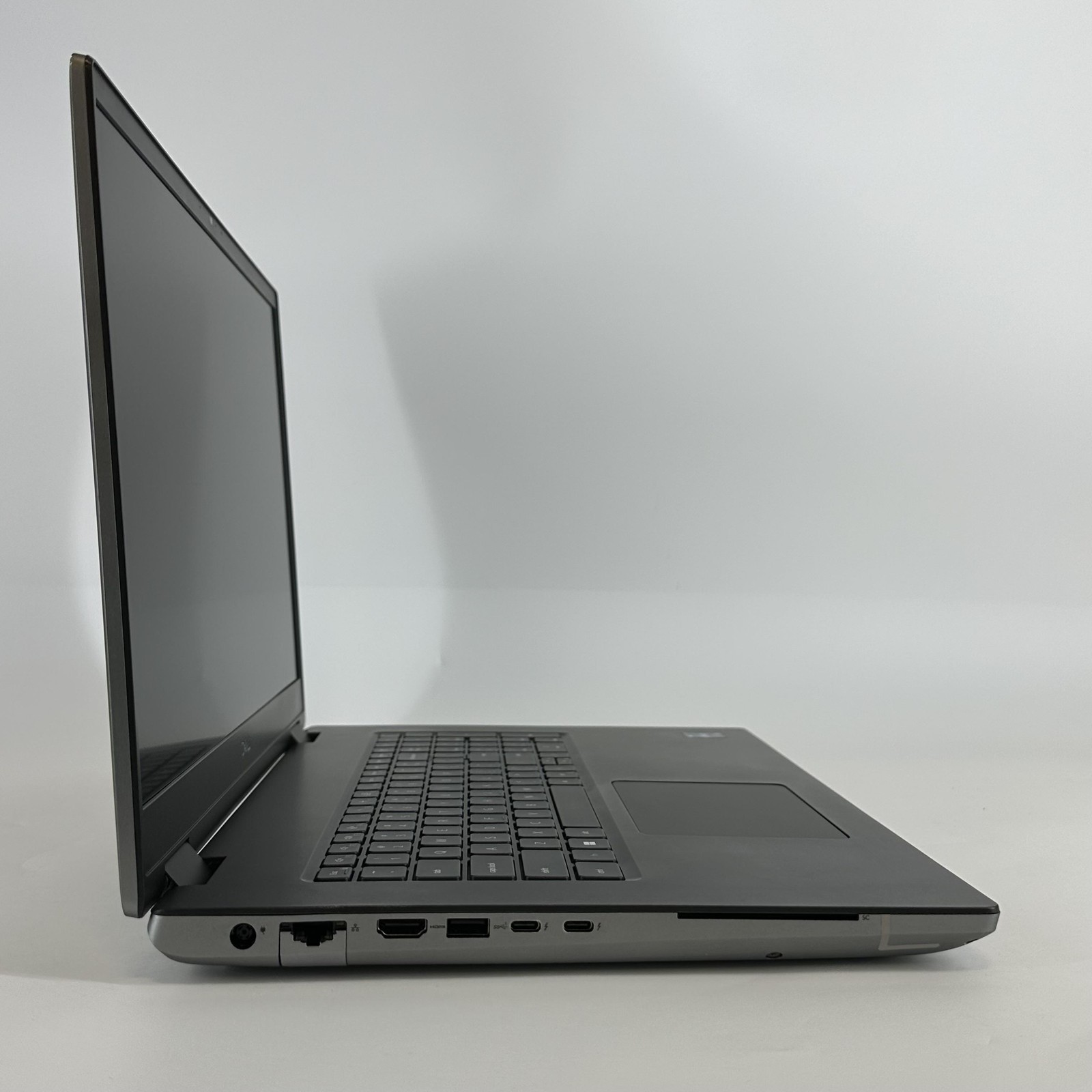 Dell Precision 7770 17.3 Gray FHD i9-12950HX 64GB 1TB SSD RTX A4500 BAD USB PORT