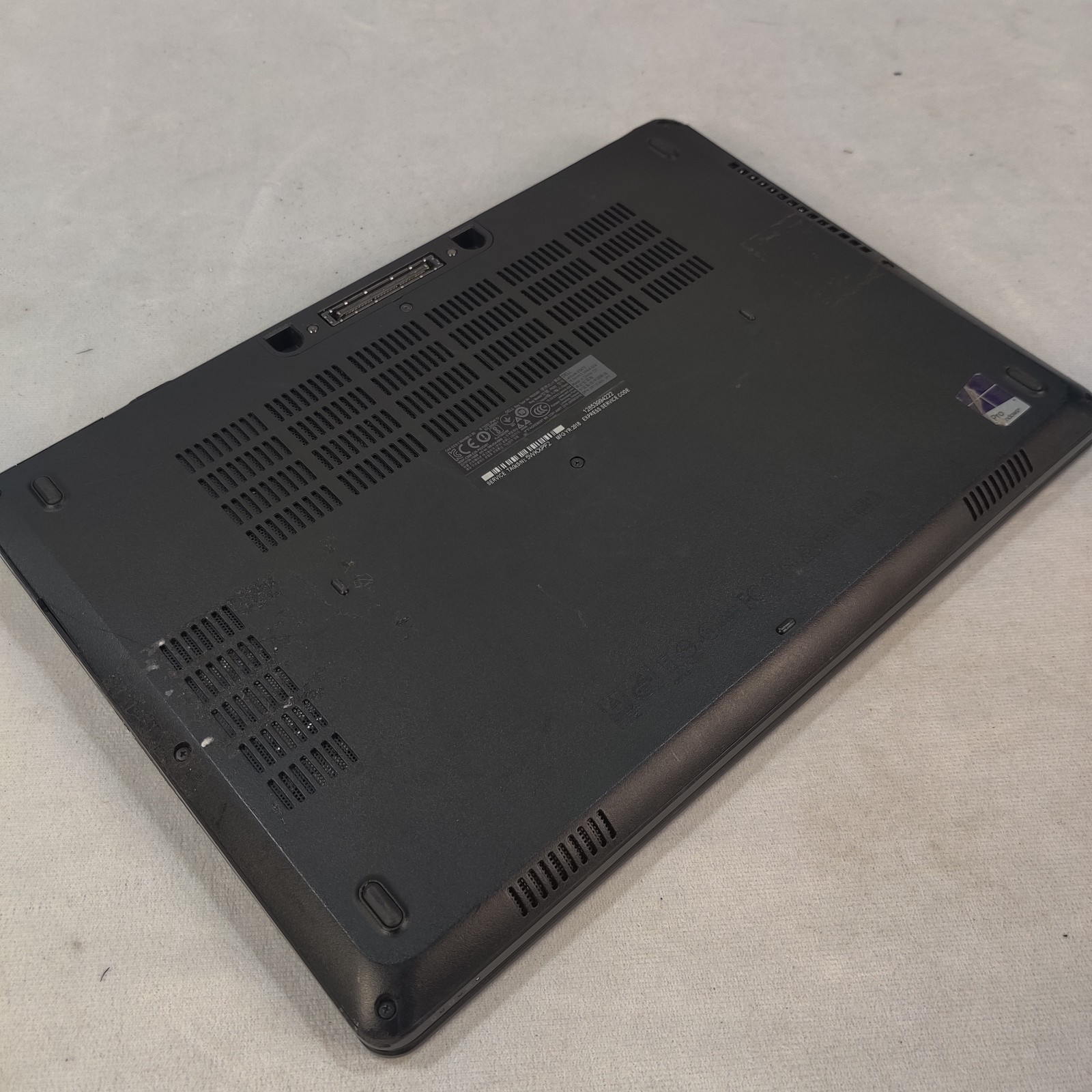 Dell Latitude E5470 14″ i3-6100U 2.30GHz 8GB RAM NO SSD/OS/ADAPTER – USED