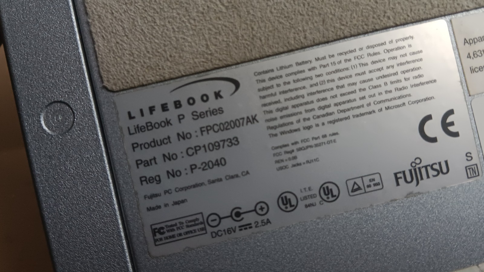 Vintage Fujitsu LifeBook P Series Model P-2040 ultra-portable subnotebook Laptop