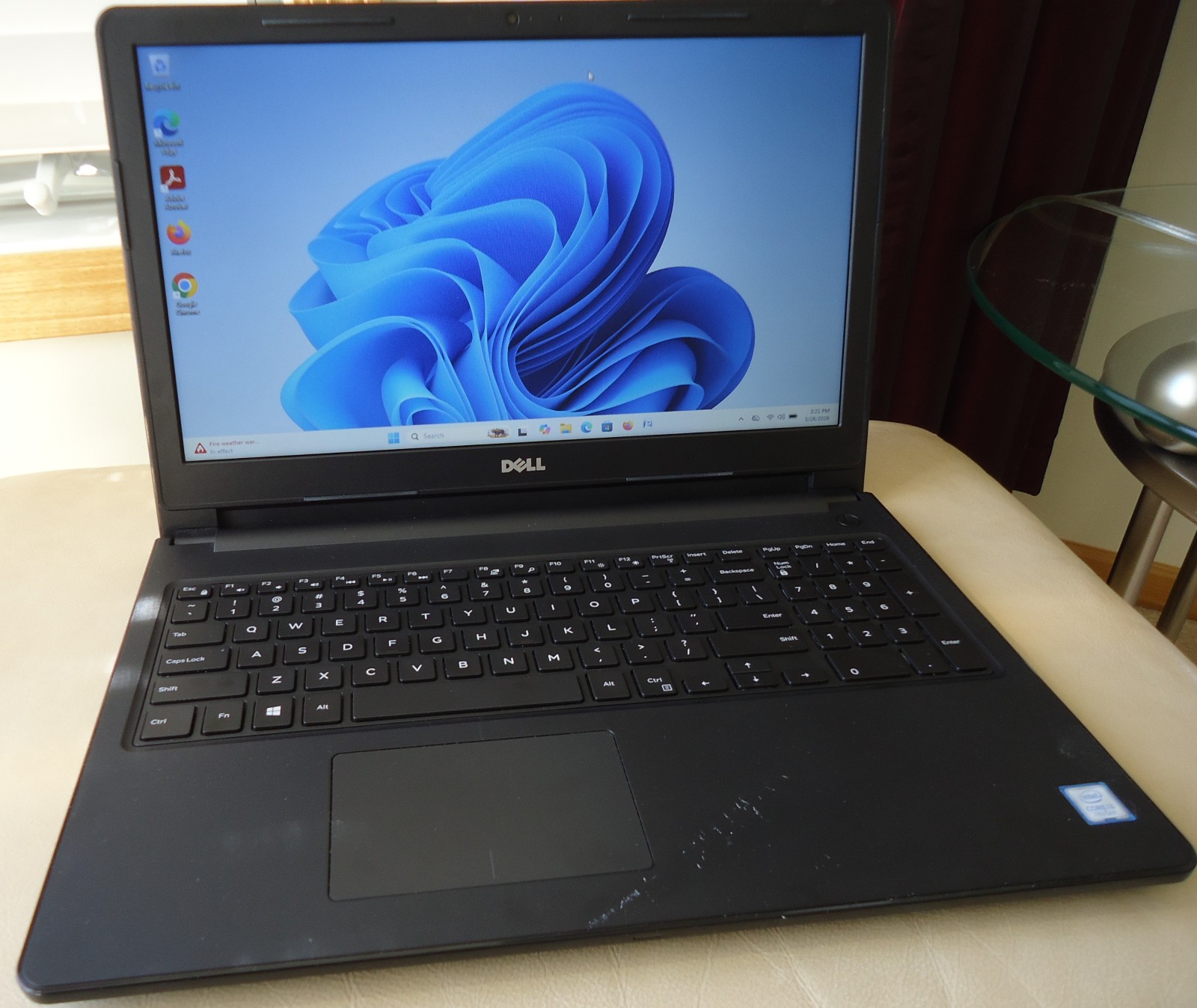Inspiron 15-3567 i3-7020U 2.70GHz 8GB RAM 128GB SSD Windows 11 MS Office