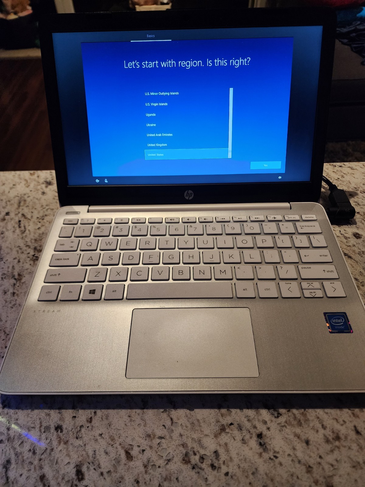 HP Stream Laptop 11-ak1xxx Intel Atom 64gb ssd 4gb ram Intel HD graphics Win10