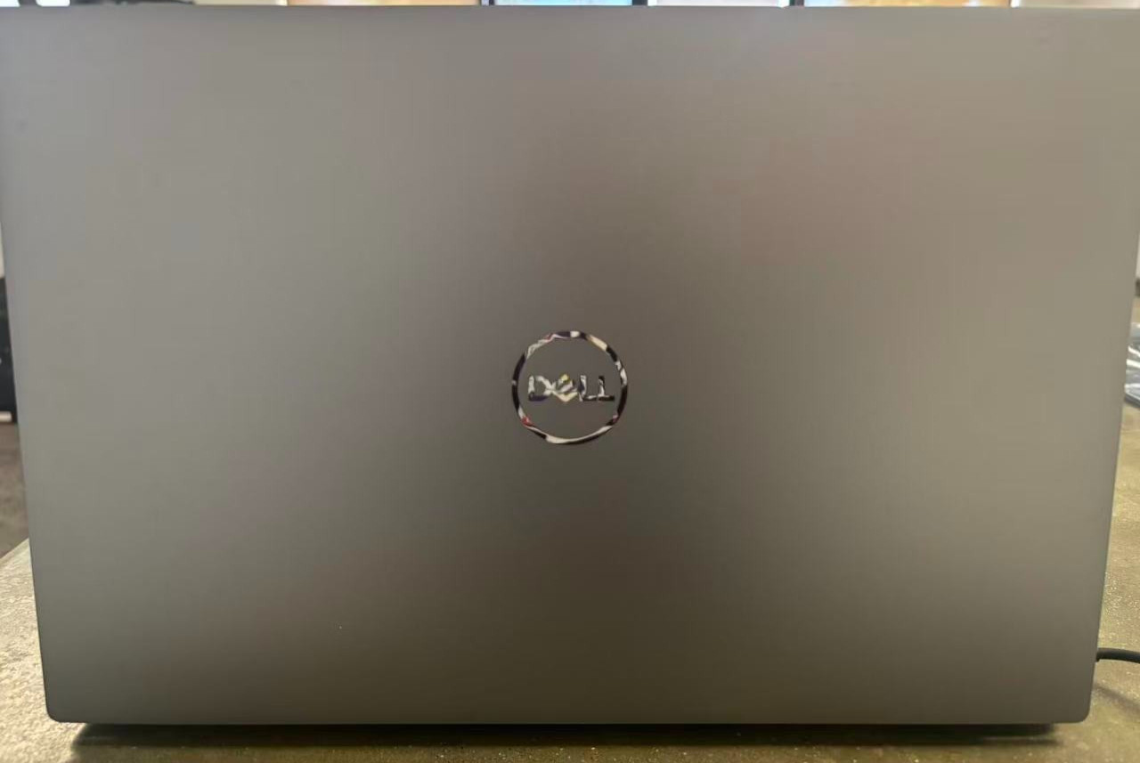 Dell Precision 5560 Xeon W-11955M 16GB 256GB SSD RTX A2000 Win 11 Pro