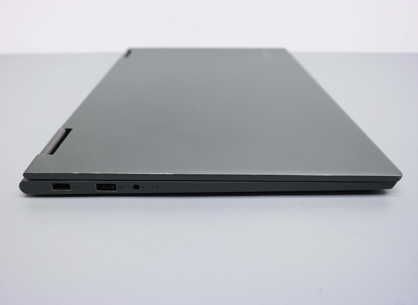 Lenovo Yoga 730 15.6″ FHD Core i7-8550U 16GB 256GB SSD