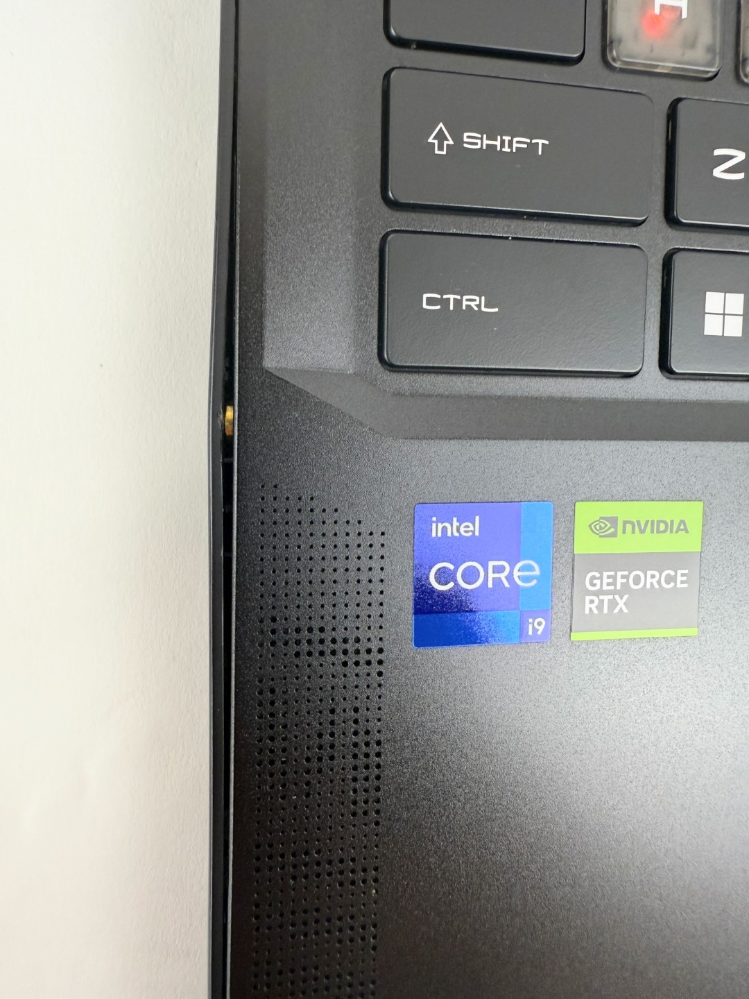 MSI Raider GE68HX 16″ 2560×1600 240Hz i9-13950HX 32GB 1TB W11H – READ!!!