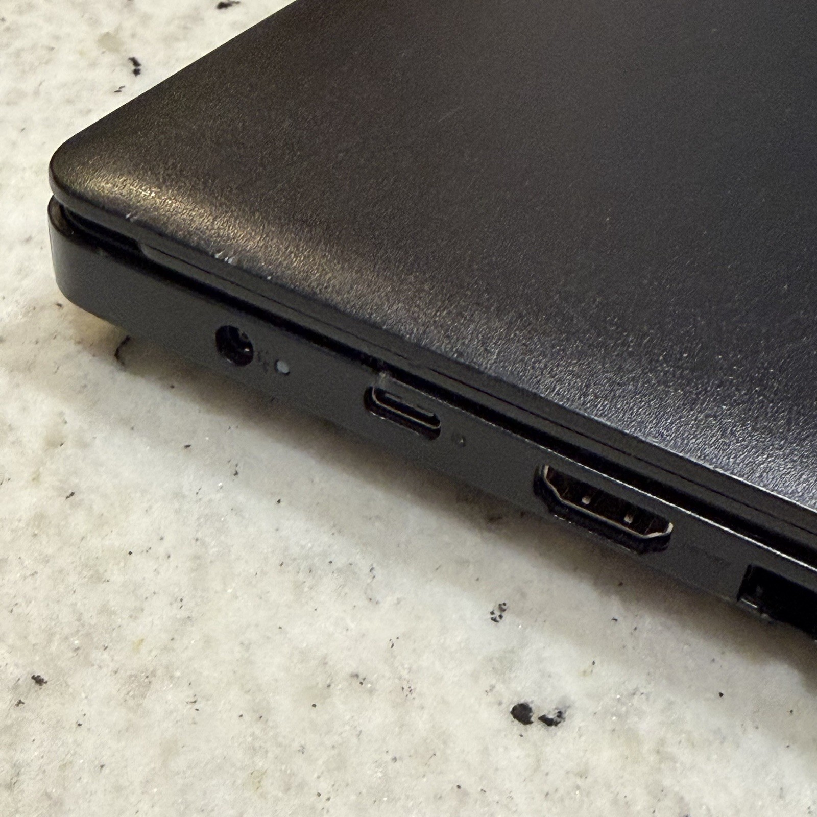 Dell Latitude 3590 i5-8250U 1.6GHz No RAM/No HDD Tested To Bios Boot