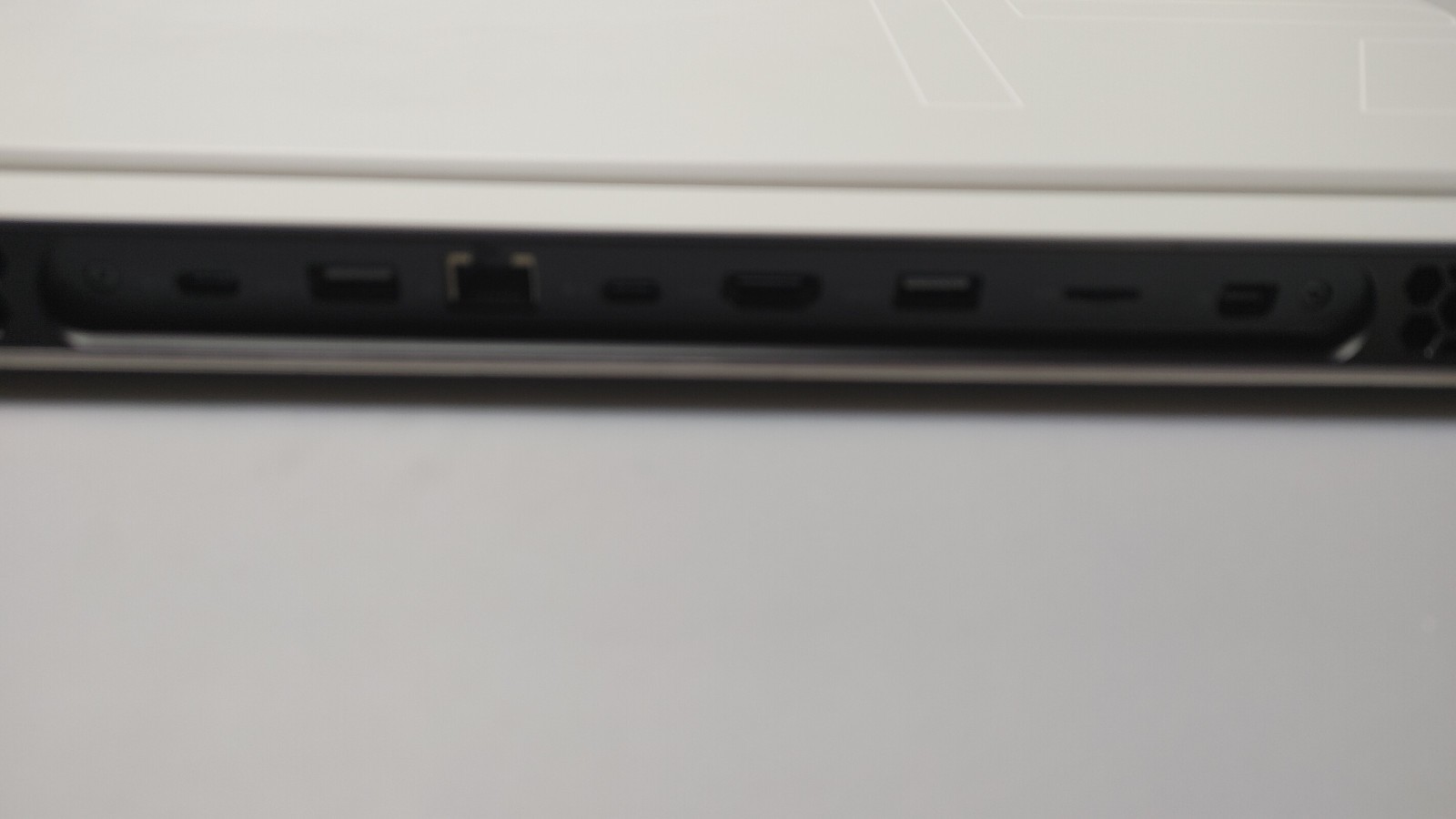 Alienware x17 R2 7.3 in, 1TB SSD, Intel Core i9-12900H, 16GB, RTX 3070 Ti