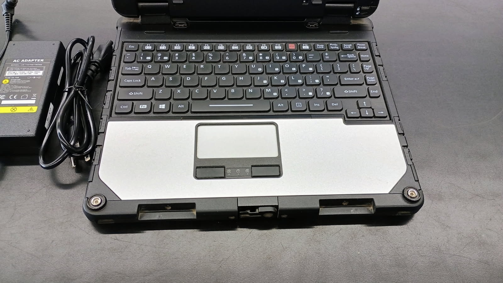 Panasonic Toughbook CF-33 – i5-10310u – 16GB Ram – 512GB SSD – Win 11 Pro -Read