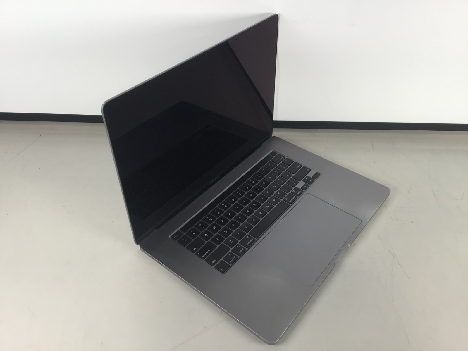 Lot of 2 Apple MacBook Pro 16″ A2141 i7-9750H 2.6GHz 16GB RAM 500B NVMe Gray~III