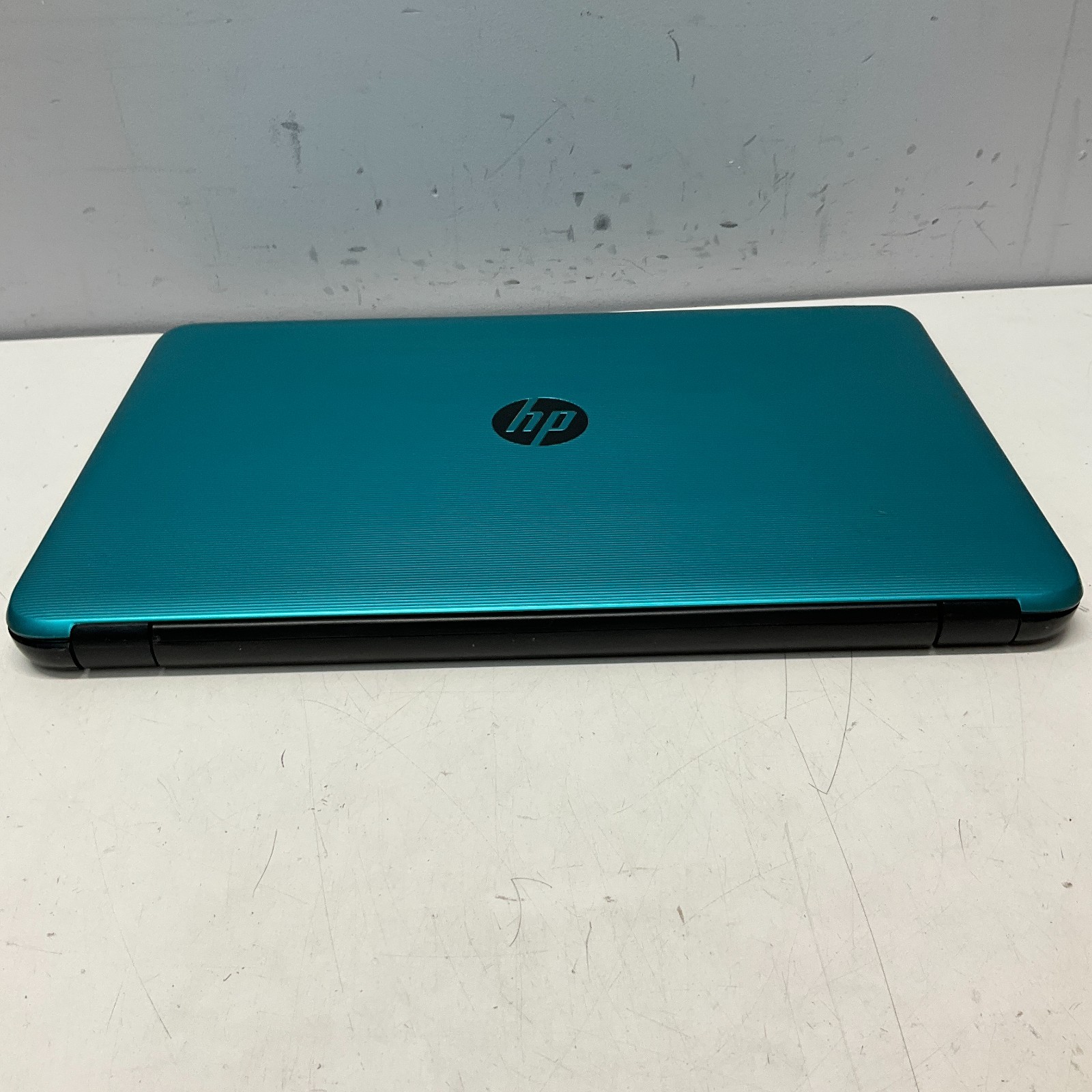 HP 15-ba052wm Laptop AMD A10-9600P Radeon R5 8GB RAM, 1TB HDD Windows 10 Pro