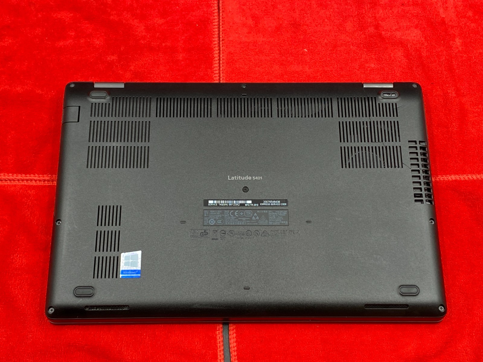 DELL LATITUDE 5401 14″ FULL HD i5-9300H 8GB RAM 256GB SSD WINDOWS 11 PRO GRADE B