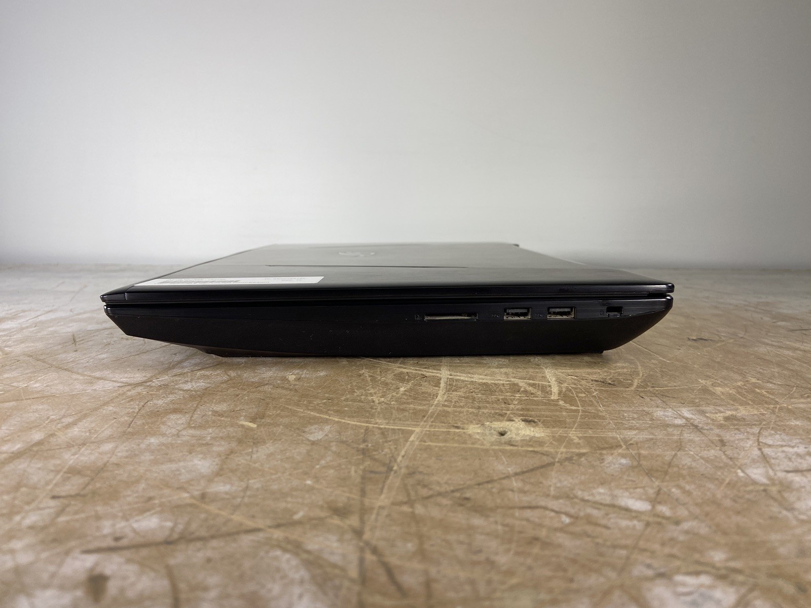 ASUS GL702V i7-7700HQ @ 2.80GHz, 16GB RAM, NO HDD/OS – (FOR PARTS)