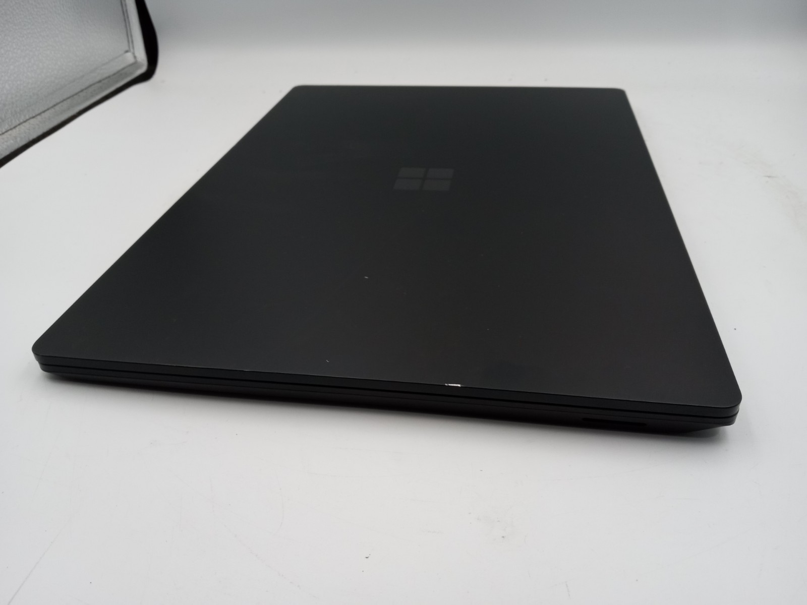 Microsoft Surface Laptop 4 1979 15″ Intel Core i7-1185G7 16GB 256GB Windows 11