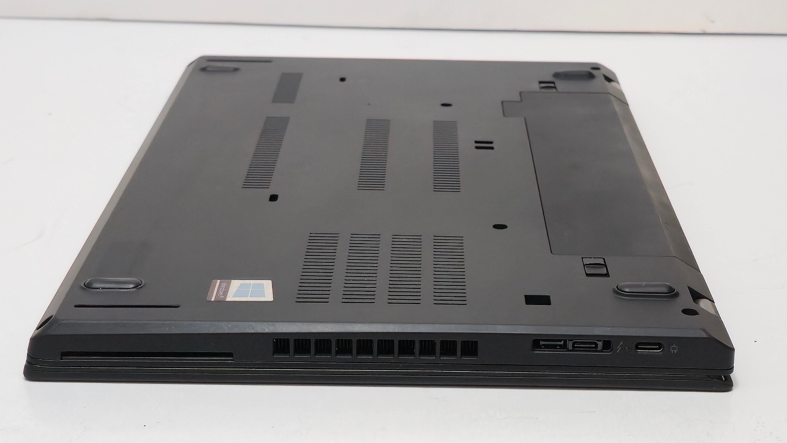 Lenovo ThinkPad T480 (i7-8th 32GB RAM 1TB SSD) 14″ Touch GeForce 2GB GPU