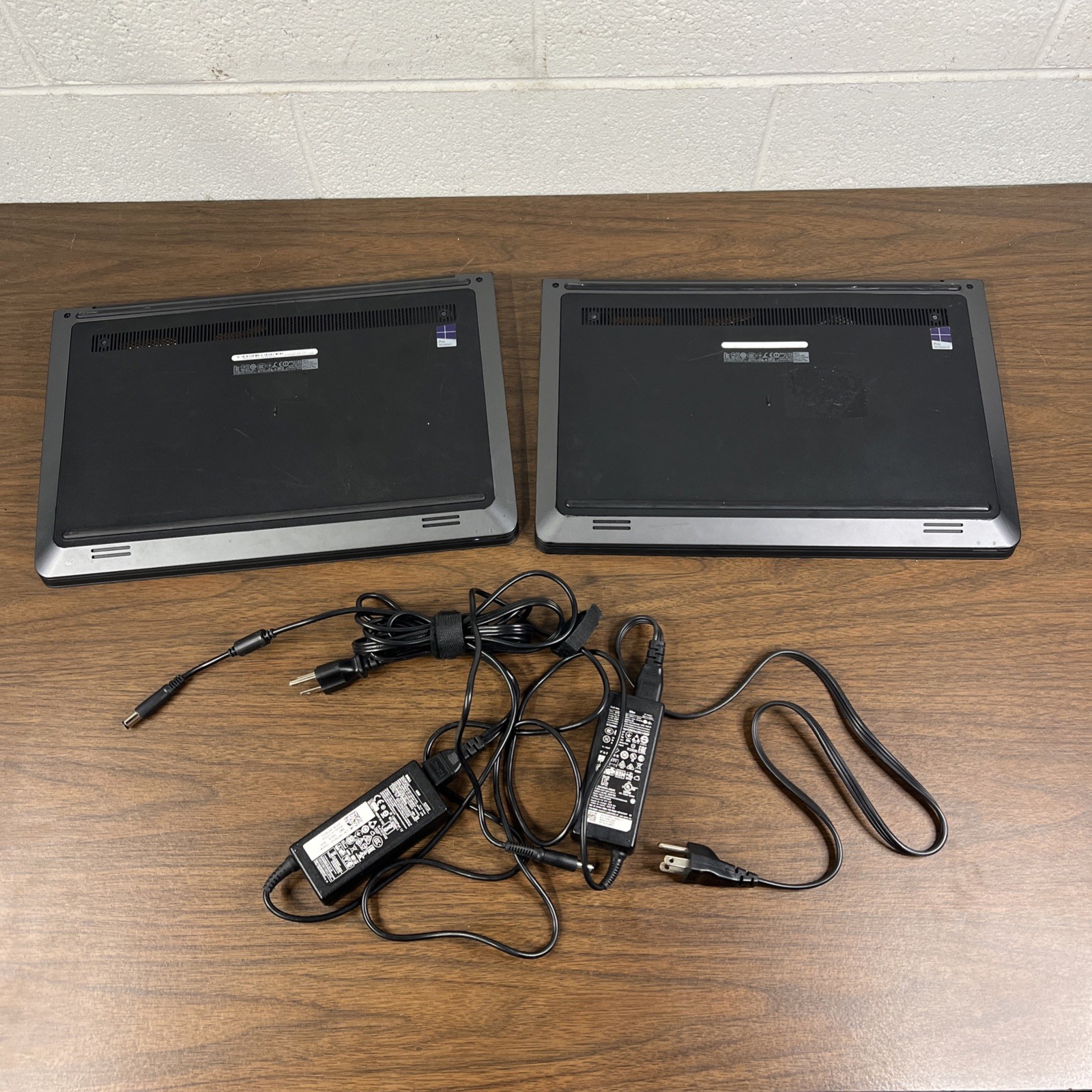 Lot Of 2 Dell Latitude 3550 i3-4005U 8GB Ram – No HDD, No OS – (Read)