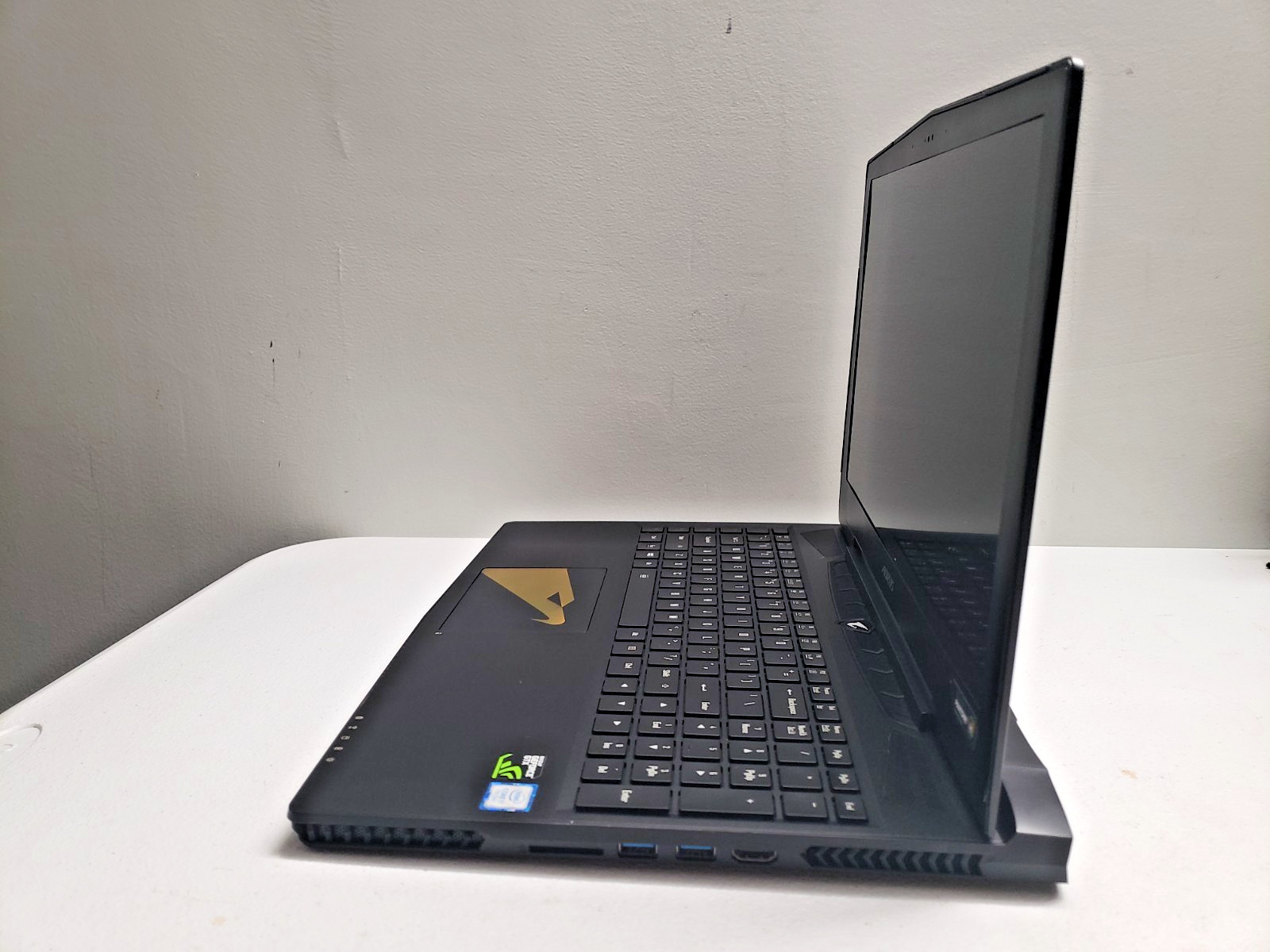 AORUS X5X7 i7-7820HK 2.90Ghz 16Gb DDR4 256Gb Nvme SSD 8GB GTX 1070 GPU 15.6″ LED