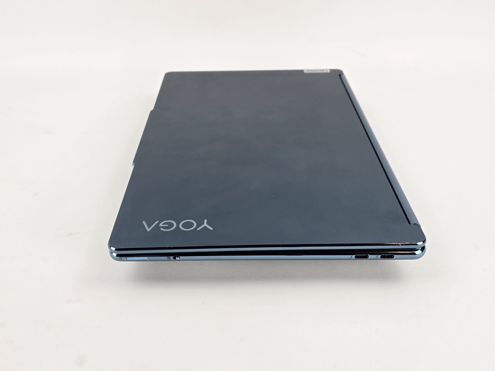 Lenovo Yoga Book 9i Dual 13.3″ 2.8K OLED Ultra 7 155U 16GB 1TB – Used