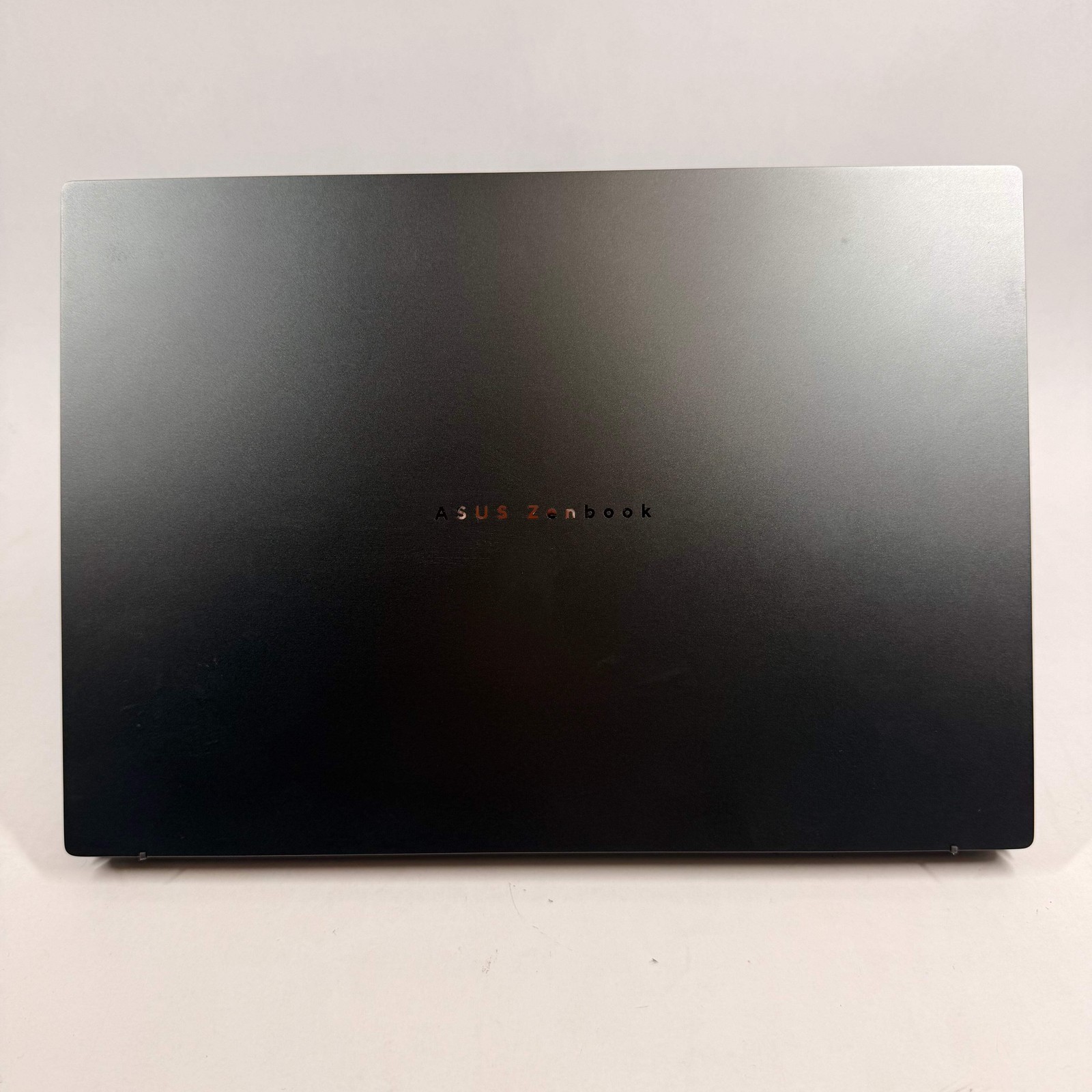 Asus Zenbook UX3405 14″ Core Ultra 9 285H 2.9GHz 32GB RAM 1TB SSD