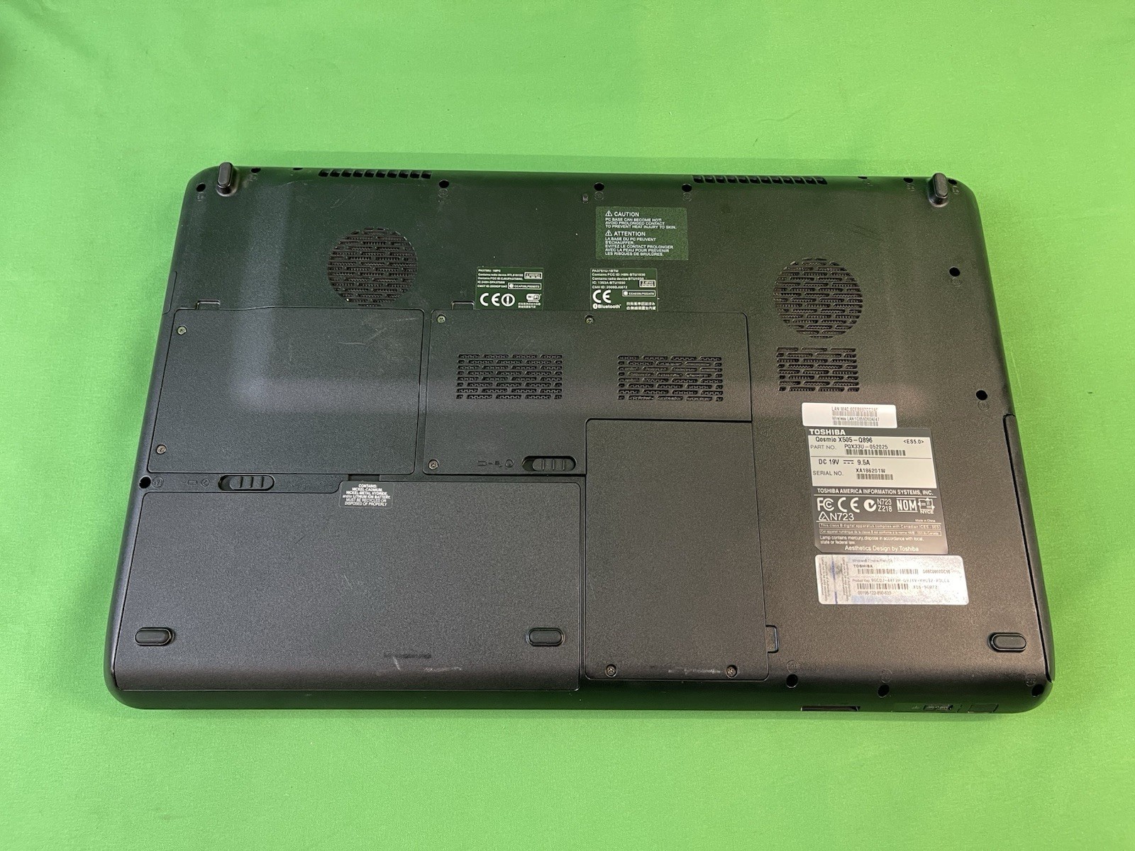 Toshiba Qosmio X505-Q896 Gaming | i7-740QM | 4GB DDR3 | 500GB HDD | Win 10